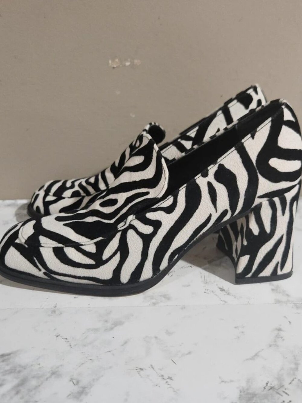 Zebra Animal Print Loafers Size 6
